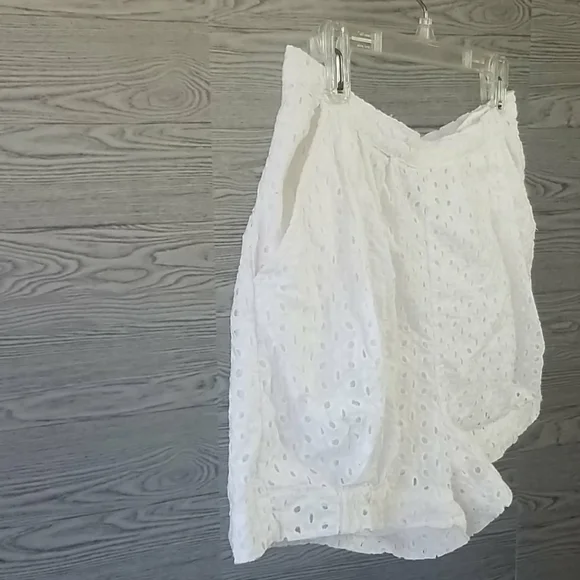 H&M // conscious collection white eyelet shorts - Picture 7 of 16